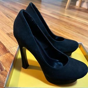 Kelsi Dagger Brooklyn Women's Abrielle Pump Heels NWT Size 8 Black Suede Leather